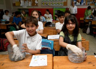 ATIK KÂĞITLARLA TOHUM BOMBASI YAPTILAR