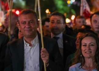 CHP GENEL BAŞKANI ÖZEL, MANİSA’DA FENER ALAYINA KATILDI
