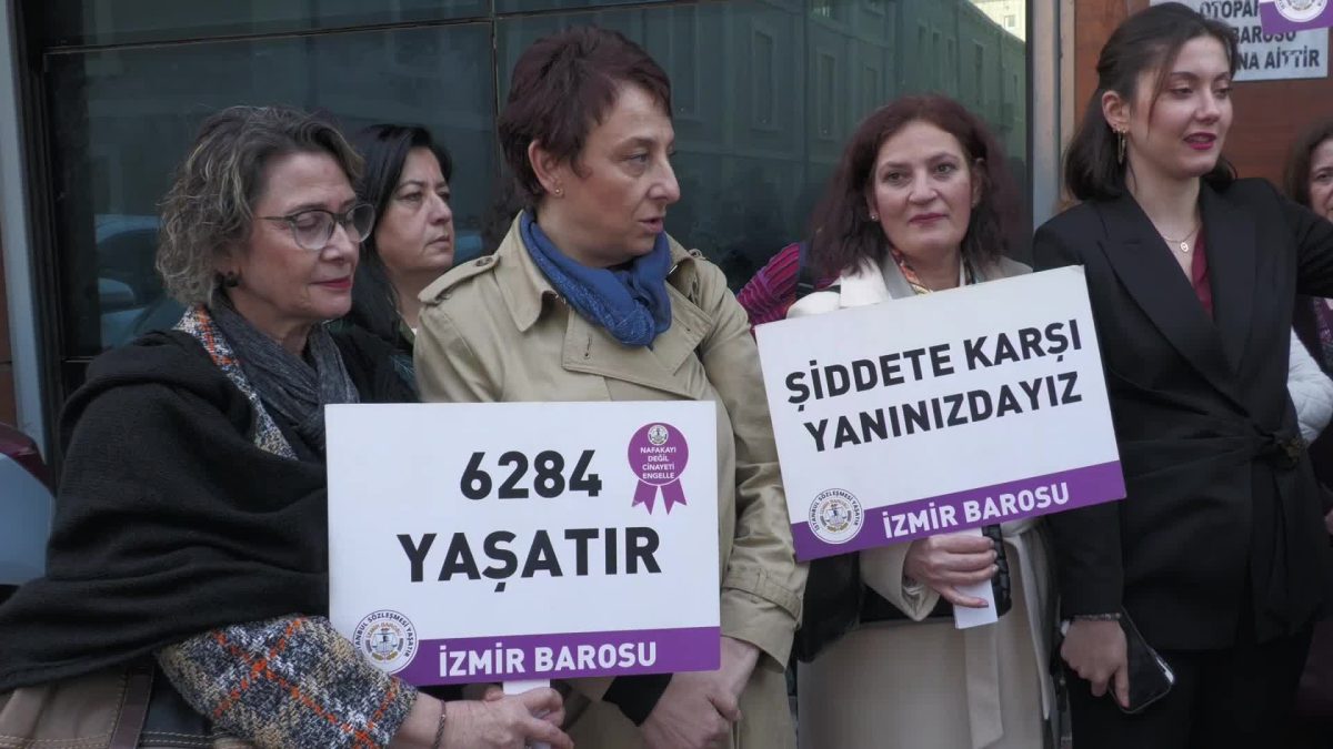 İzmir Barosu’ndan 8 Mart açıklaması: “Aileye hapsolmayacağız, vardık, varız, var olacağız”