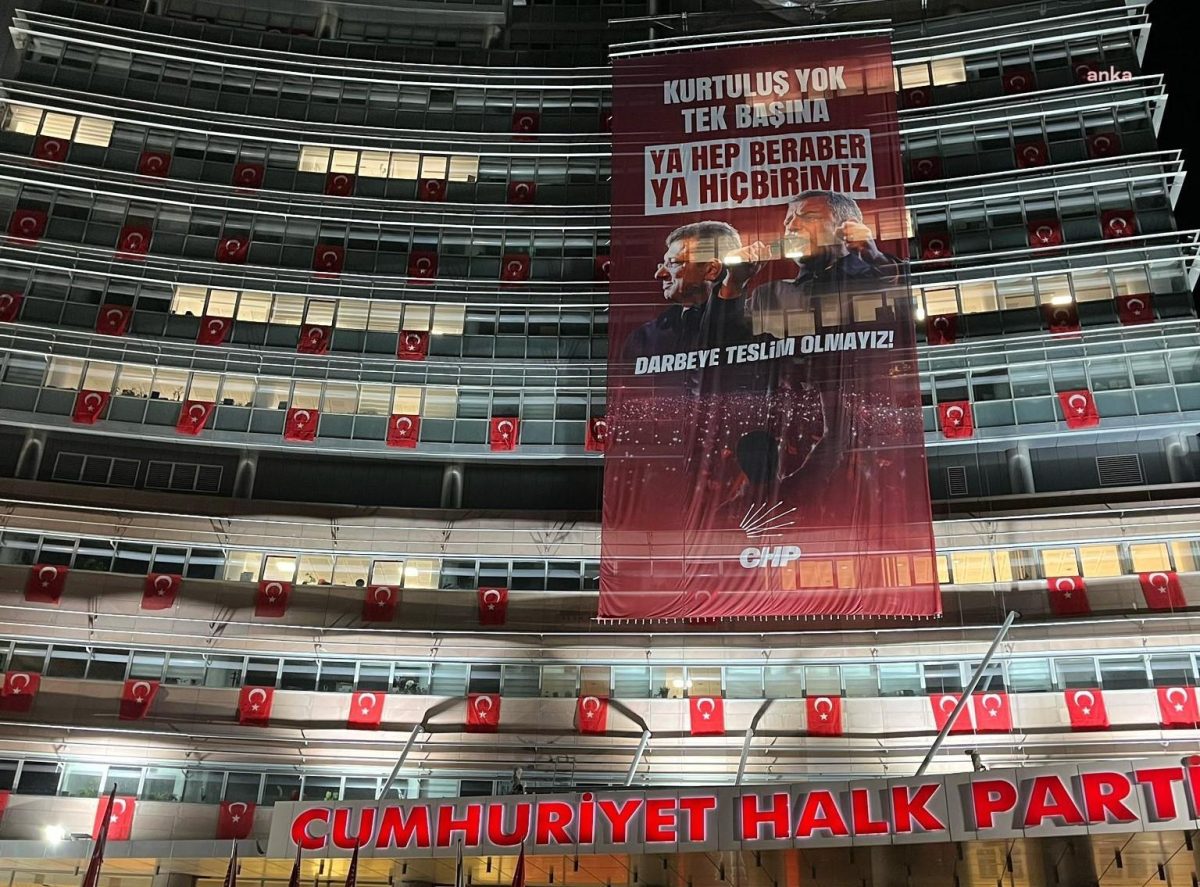 CHP’nin cumhurbaşkanı adayı ön seçimi için oy kullanma işlemi başladı