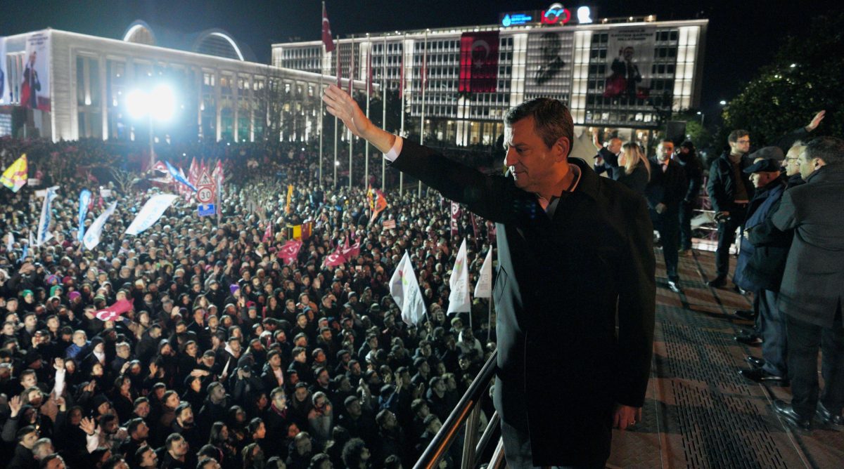 Özgür Özel Saraçhane’den seslendi