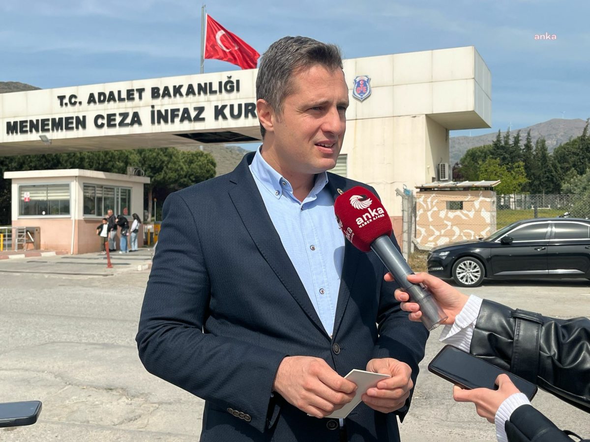 CHP Sözcüsü Yücel, İzmir’deki tutuklu gençleri cezaevinde ziyaret etti