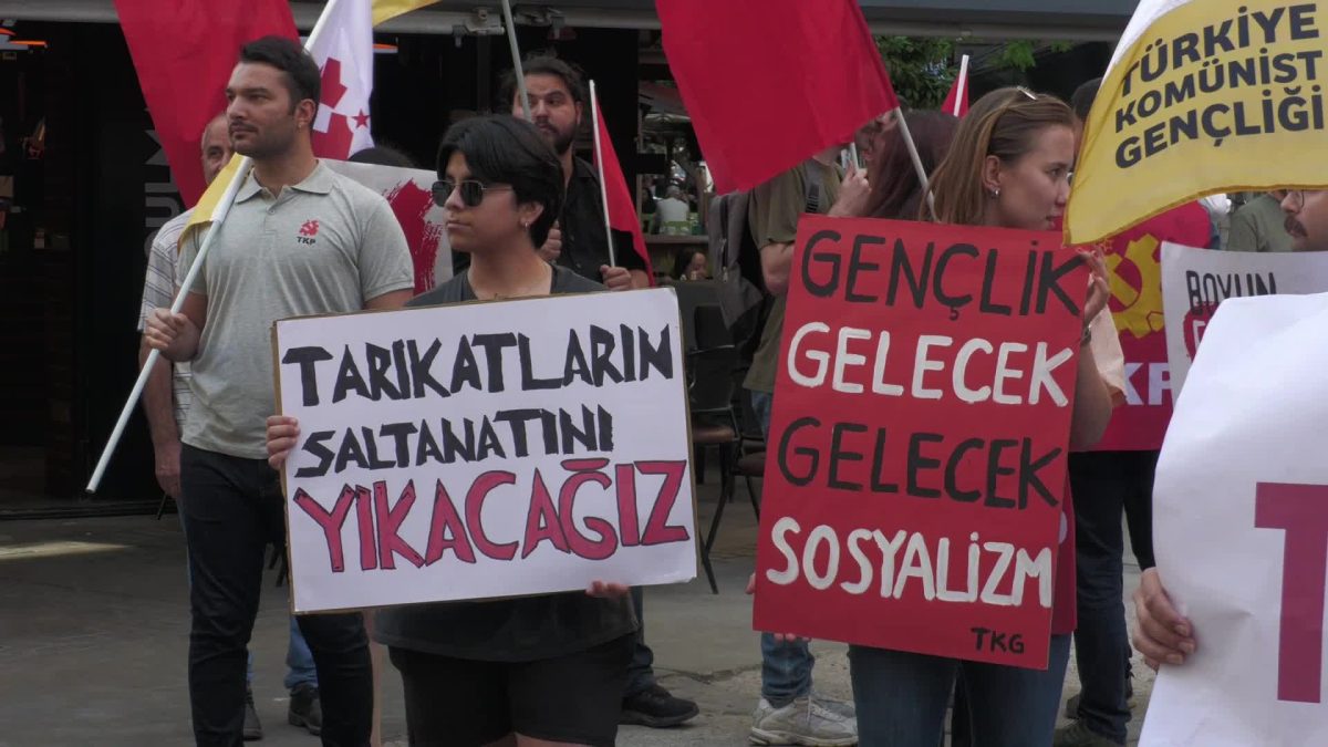 TKG, İzmir’de Deniz Gezmiş ve arkadaşlarını andı
