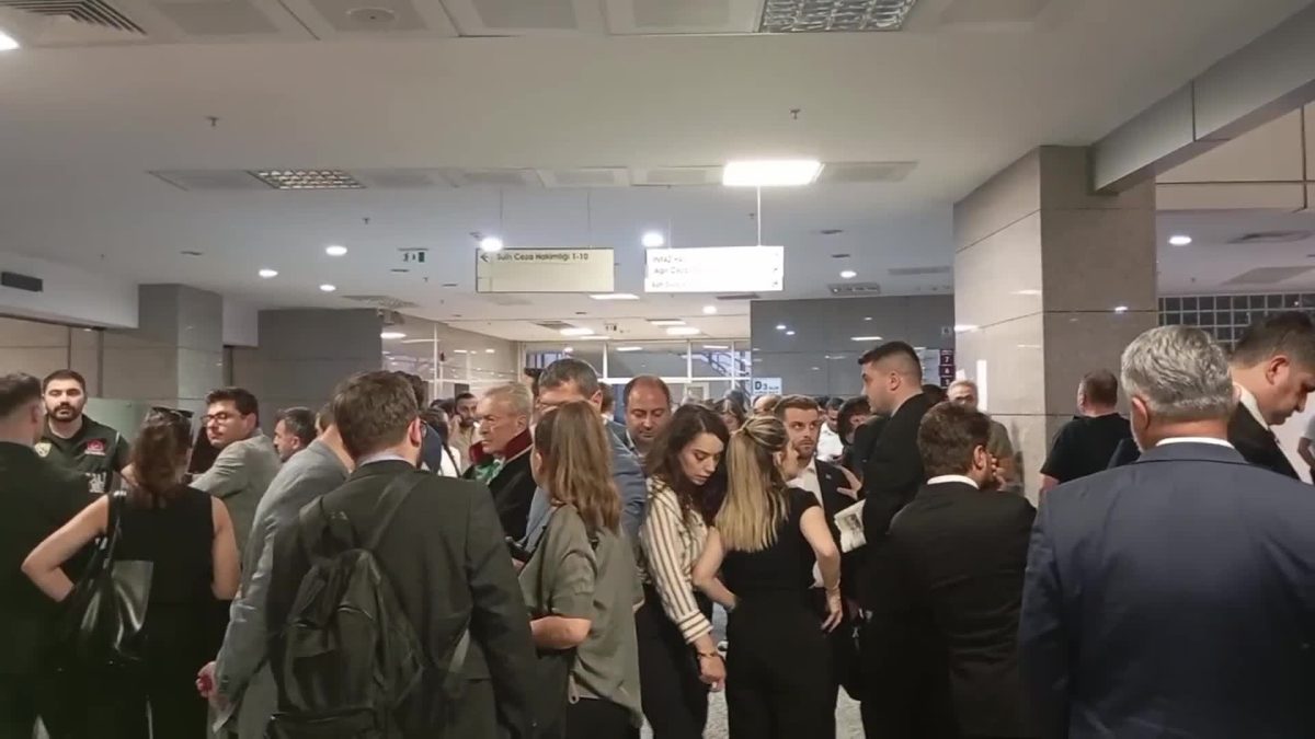 CHP’li belediyelere yönelik operasyonda gözaltına alınan 5 belediye başkanı tutuklandı