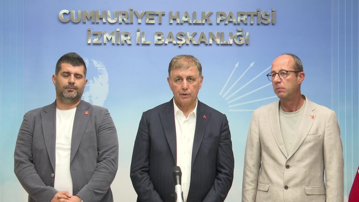 İzmir Büyükşehir Belediye Başkanı Tugay’dan CHP İzmir İl Başkanlığına ziyaret