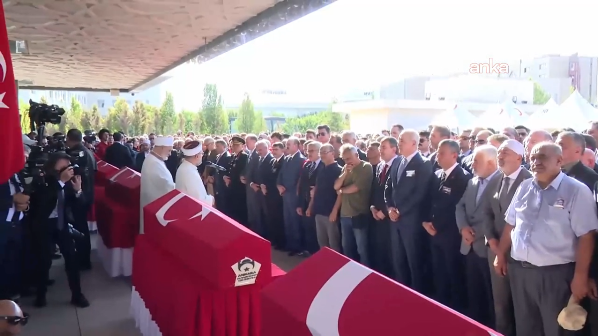 Eskişehir’de orman yangınıyla mücadelede şehit olan AKUT gönüllüleri, Ankara’da son yolculuklarına uğurlandı