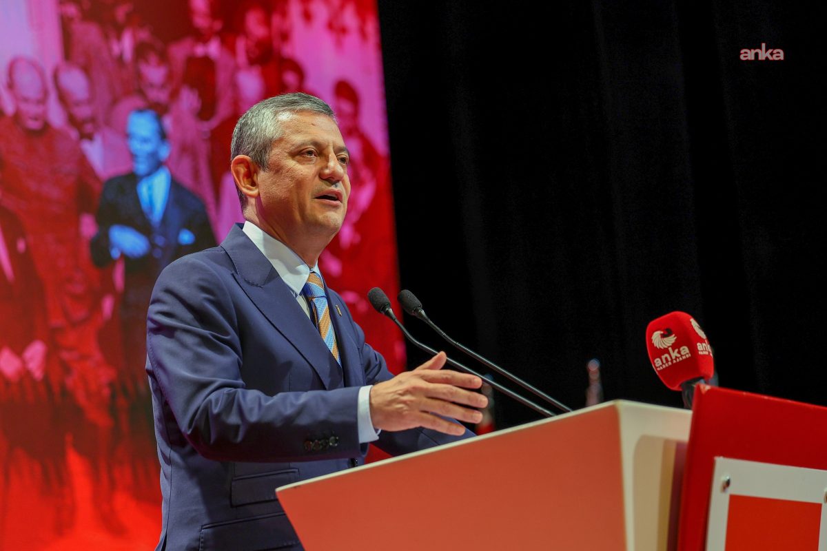 Özgür Özel: “Saldırıda şehit olan iki kahraman polisimize Allah’tan rahmet, yaralı polisimize acil şifalar diliyorum”