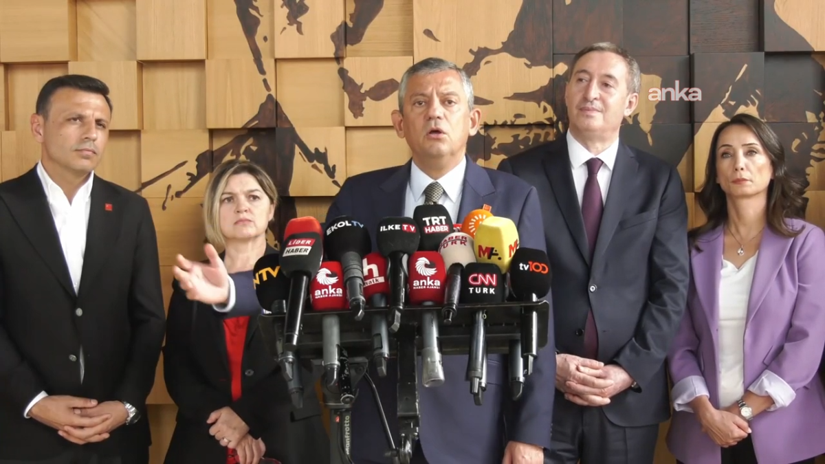 DEM Parti’den CHP’ye ziyaret…