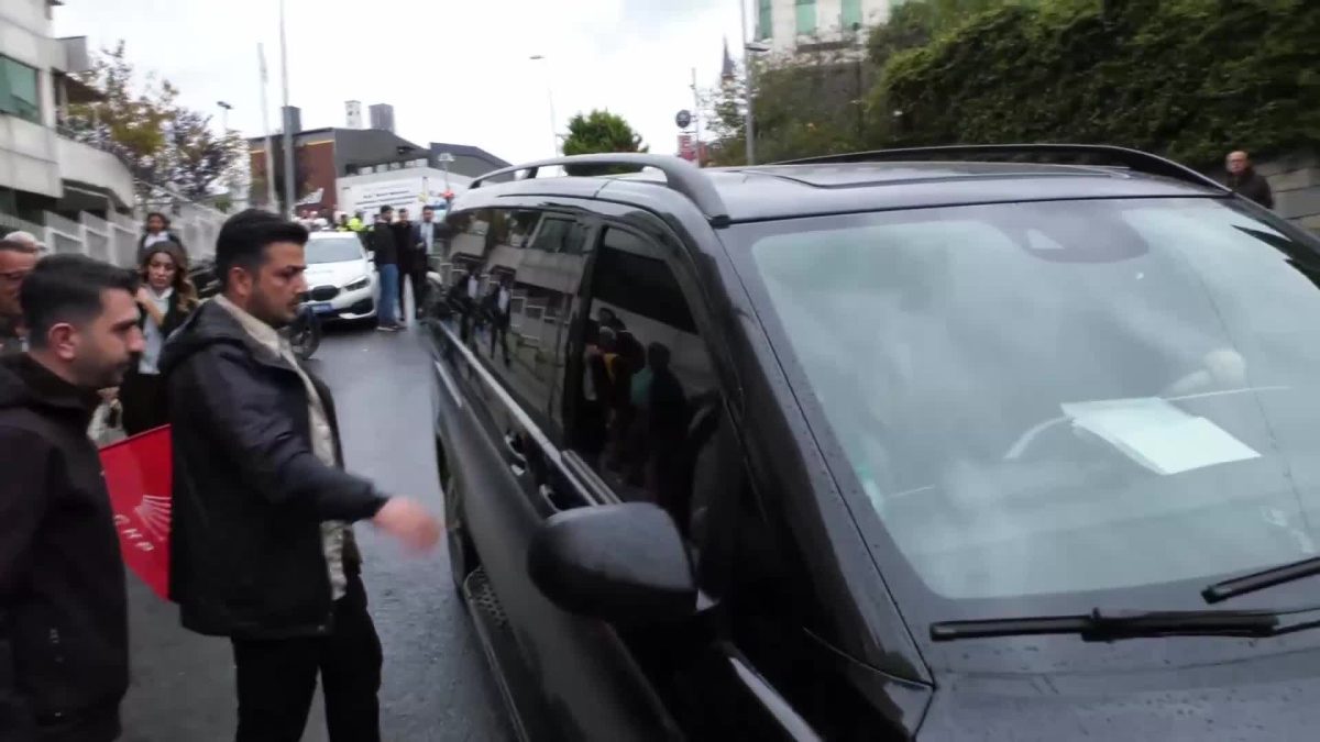 ÖZGÜR ÇELİK MAZBATASINI ALDI