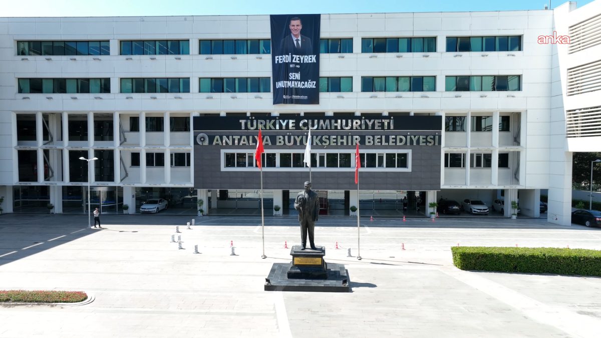 Antalya Büyükşehir Belediyesi’ne yeni operasyon: 20 kişi hakkında gözaltı kararı