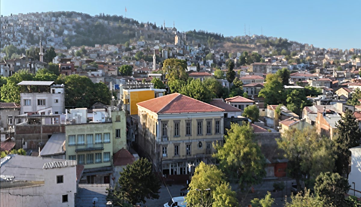 İzmir’in tarihi yapıları gün yüzüne çıkıyor