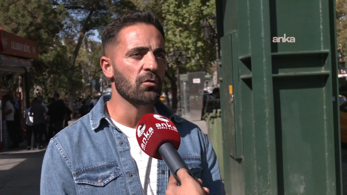 Mülakat mağduru öğretmenler MEB önünde eylem yaptı