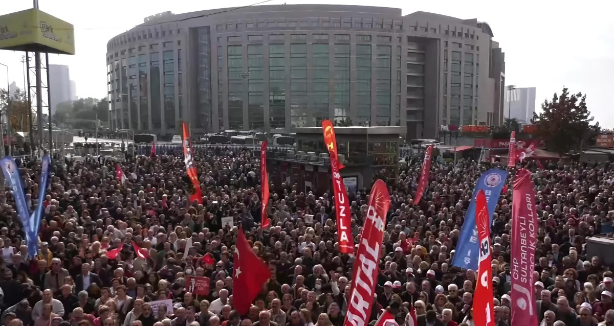 İMAMOĞLU’NA DESTEK İÇİN BİNLERCE KİŞİ ÇAĞLAYAN’DA