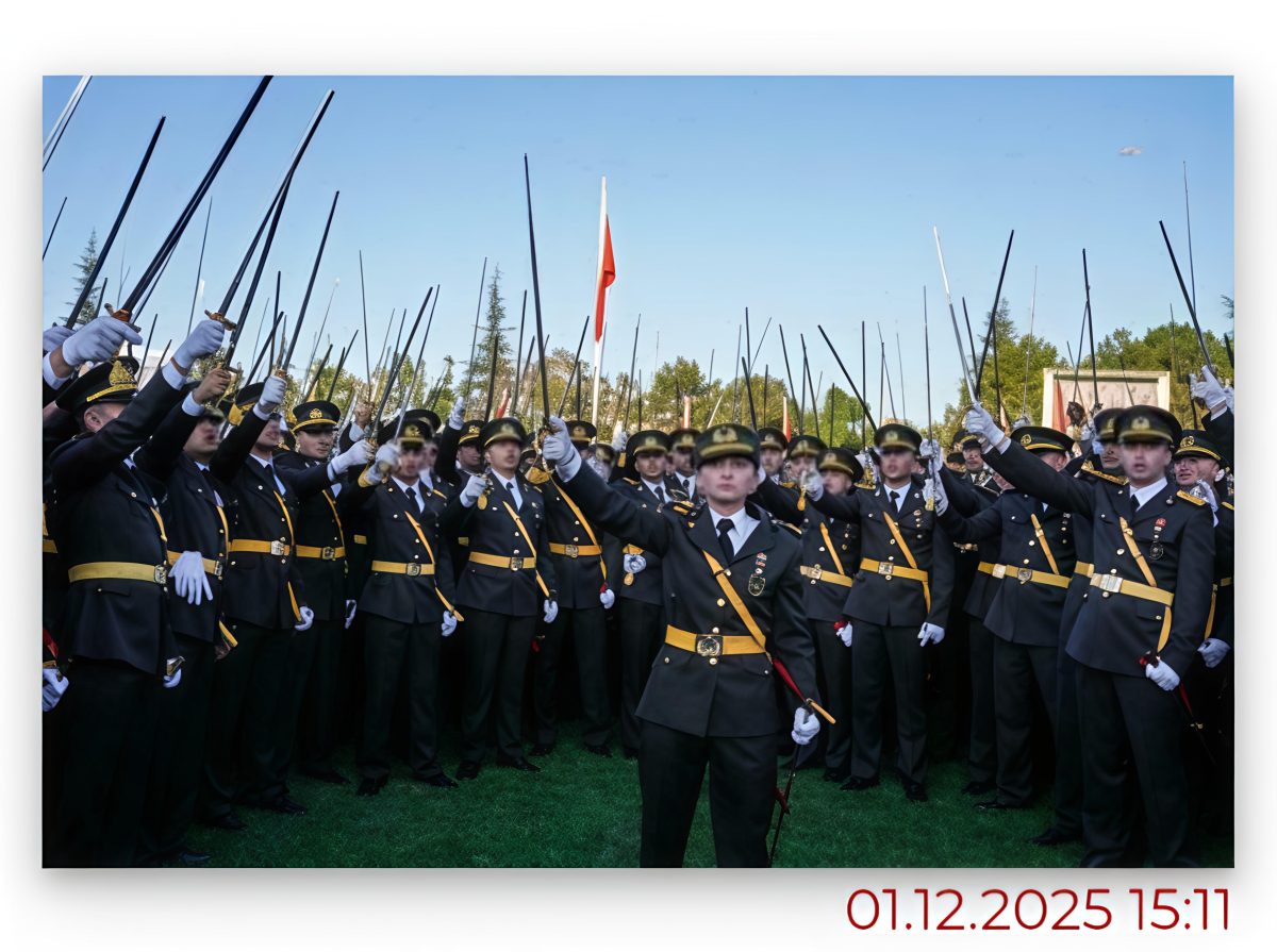 İdare Mahkemesi’nin, teğmenlerin komutanının ihraç kararının iptal gerekçesi
