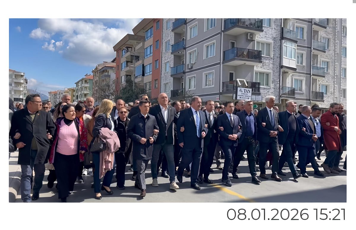 Muğla’da CHP İl Başkanı Kızıl ve Marmaris Belediye Başkanı Ünlü’nün de yargılandığı “19 Mart protestosu” davası ertelendi